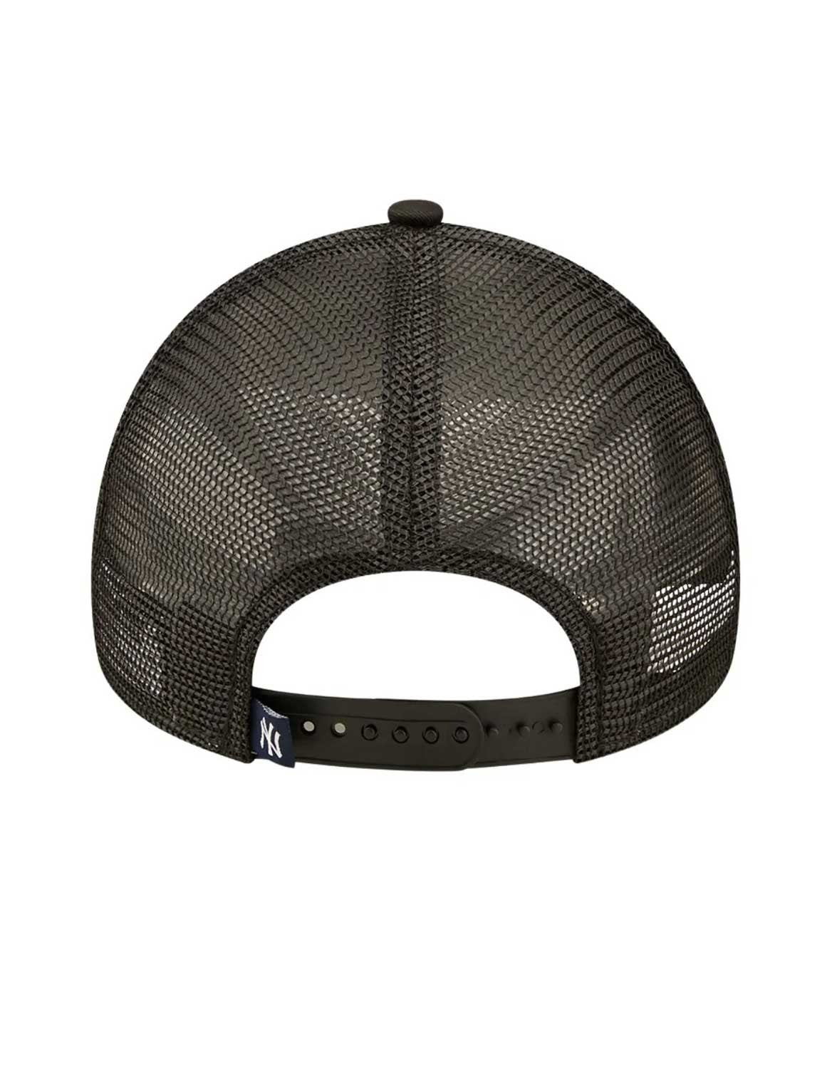 New York Yankees City Graphic Trucker Cap